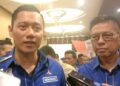 Datang ke Padang, AHY Klaim Ketokohan SBY dan Demokrat Sangat Melekat di Sumbar 5 Ketua Umum DPP Partai Demokrat, Agus Harimurti Yudhoyono (kiri) dan Ketua DPD Demokrat Sumbar, Mulyadi (kanan) di Padang. (Foto: Dok. Muhammad Aidil)