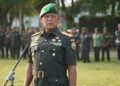 Prajurit Yonif 133 Yudha Sakti yang Gugur di Papua Ditembak KKB usai Amankan Ibadah Natal 4 Danrem 032/Wirabraja, Brigjen TNI Rayen Obersyl. (Foto: Dok. Penrem)
