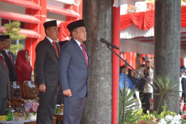 Hari Bela Negara, Wujud Cinta NKRI 1 Wakil Menteri Pertahanan (Wamenhan), M Herindra menjadi inspektur upacara (Irup) dalam rangka Hari Bela Negara (HBN) ke-75 di Kota Padang, Sumatera Barat (Sumbar) pada Selasa (19/12/2023) pagi. (Foto: Dok. Adpim)