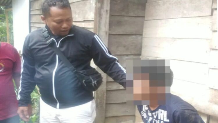 Curi Motor, Residivis Ditangkap Polres Pasaman Barat 1 Jajaran Polres Pasaman Barat saat menangkap pelaku pencurian sepeda motor di Jorong Kasik Putih Nagari Sungai Aua, Kecamatan Sungai Aur, Kamis (7/12/2023). Antara/HO-Humas Polres Pasaman Barat.