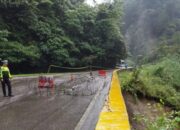 Jalan di Singgalang Kariang Padangpanjang Retak, Polisi Minta Pengendara Hati-hati
