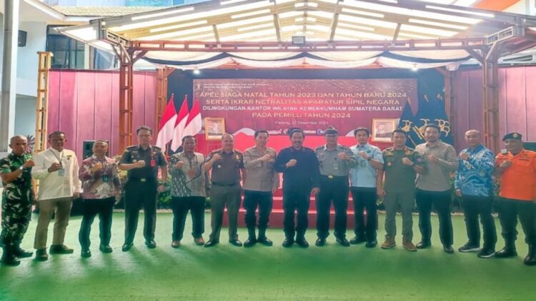 Kemenkumham Sumbar Tingkatkan Kewaspadaan dan Kondusifitas saat Nataru 1 Kanwil Kemenkumham Sumbar menggelar apel siaga Natal dan tahun baru 2024. (Foto: Antara)