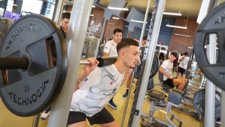 Sampai di Turki, Rafael Struick dan Ivar Jenner Siap Tempur untuk Timnas Indonesia 1 Ivar Jenner dan Rafael Struick sudah sampai di Turki dan langsung menjalani latihan fisik. (dok. PSSI)