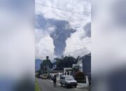 Gunung Marapi Erupsi, Dentuman Keras Terasa hingga Bukittinggi