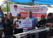 Andre Rosiade Serahkan Bantuan Alsintan ke Kelompok Tani di Padang