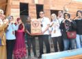 Bantuan bedah rumah dari program TJSL Semen Padang untuk warga tak mampu di Padang. (dok. istimewa)