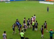Laga Semifinal Liga 3 Sumbar antara PSP vs Kompak FC Diwarnai Tendangan Kungfu