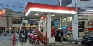 Hari Raya Idul Adha, Konsumsi BBM di Sumbagut Diprediksi Naik 4,2 Persen 8 Antrean BBM di Bukittinggi. (Foto: Dok. Pertamina Patra Niaga)