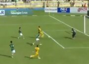 Babak Pertama: Gol ke-11 Kenneth Ngwoke Bawa Semen Padang FC Unggul dari PSMS