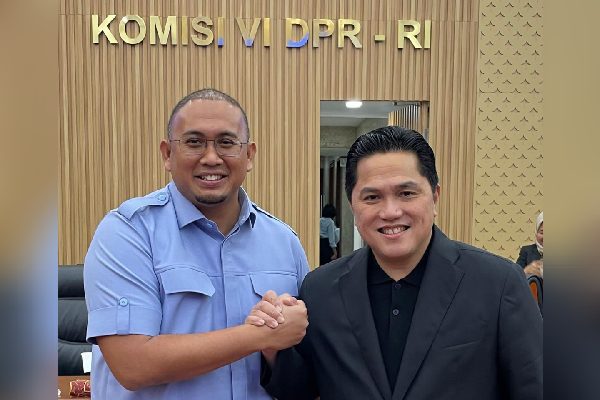 Andre Rosiade Minta Menteri BUMN Carikan Solusi Terkait Status Tanah RSUP Dr M Djamil 1 Anggota Komisi VI DPR RI dari Fraksi Partai Gerindra asal Sumbar, H Andre Rosiade (kiri) dan Menteri BUMN, Erick Thohir. (Foto: Dok. Tim AR)