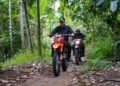 Wakil Wali Kota (Wawako) Padang, Ekos Albar menjajal motor trabas menelusuri objek wisata Padang Janiah. (Foto: Dok. Dispar)