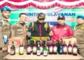 Razia Pekat, Satpol PP Damkar Agam Sita Puluhan Botol Miras 6 Razia Pekat, Satpol PP Damkar Agam Sita Puluhan Botol Miras