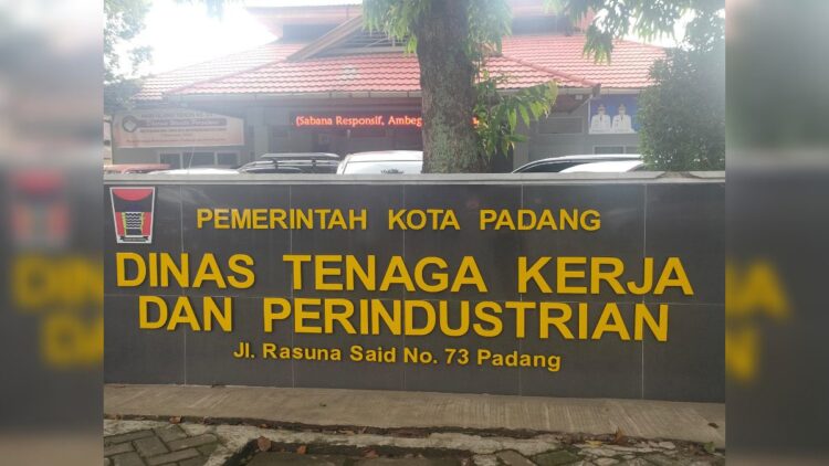 Ilustrasi Kantor Dinas Tenaga Kerja dan Perindustrian (Disnakerin) Padang. (Foto: Dok. Diskominfo Padang)