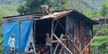 BPBD Kabupaten Solok Bantu Bangun Rumah Darurat Korban Longsor Pantai Cermin 8 BPBD Kabupaten Solok Bantu Bangun Rumah Darurat Korban Longsor Pantai Cermin