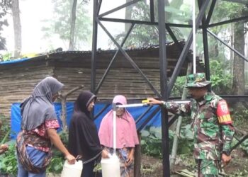 Dapatkan Air Bersih, TNI Buatkan Sumur Bor di Tanahdatar, Limapuluh Kota dan Mentawai 18 Dapatkan Air Bersih, TNI Buatkan Sumur Bor di Tanahdatar, Limapuluh Kota dan Mentawai