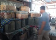 Nelayan di Padang Diduga Nekat Selundupkan BBM Bersubsidi, Puluhan Jeriken dan Drum Ditimbun dalam Kios
