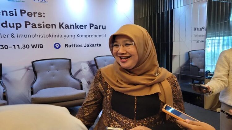 Cegah Kasus Kelelahan Petugas Pemilu, Kemenkes Ingatkan Pentingnya Skrining Kesehatan 1 Kepala Biro Komunikasi dan Pelayanan Publik Kemenkes Siti Nadia Tarmizi saat ditemui di Jakarta, Selasa (28/11/2023). (ANTARA/Sean Muhamad)