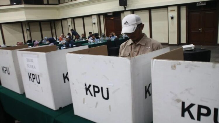 Pemilu 2024, Lapas Padang Siapkan 4 TPS Khusus 1 Ilustrasi kegiatan simulasi Pemilu 2024 di Bukittinggi. (Antara/Al Fatah)