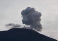 Terus Erupsi, Warga Sebut Marapi Keluarkan Cahaya Kemerahan dari Puncak Kawah