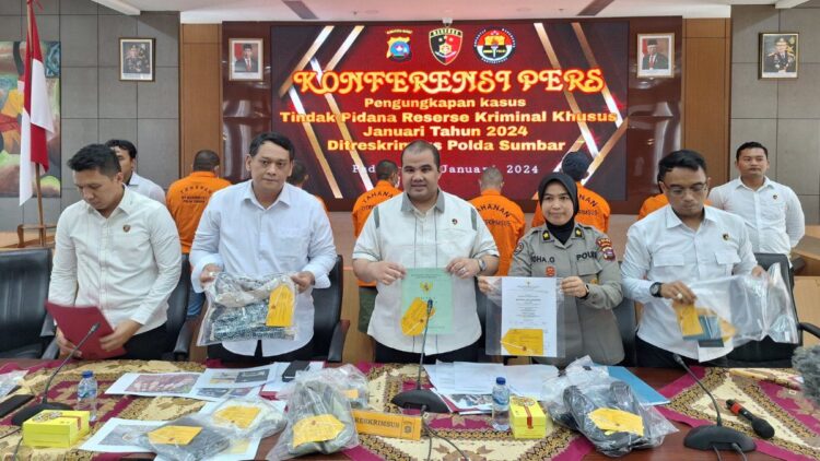Polda Sumbar Ungkap 24 Kasus Kriminal Khusus pada Januari 2024 1 Jumpa pers Polda Sumbar