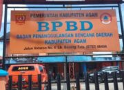 BPBD Agam Kerahkan Satgas Bersihkan Material Longsor yang Timbun Jalan Provinsi