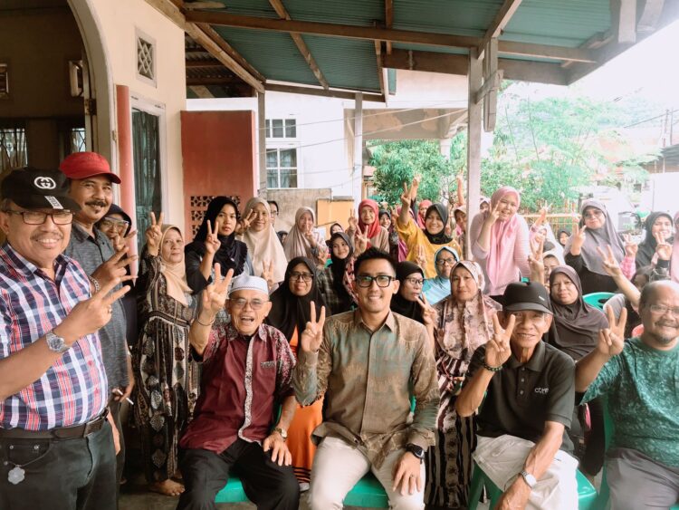 Rachmad Wijaya, Caleg Gerindra Harapan Masyarakat Rawang di DPRD Padang 1 Caleg DPRD Padang Dapil 5 dari Partai Gerindra Rachmad Wijaya berkampanye di RT 03 RW 02 Kelurahan Rawang, Padang Selatan.