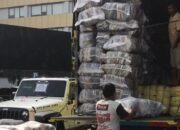 Ratusan Pakaian dan Sepatu Second Selundupan dari Luar Negeri Diamankan Polisi di Riau