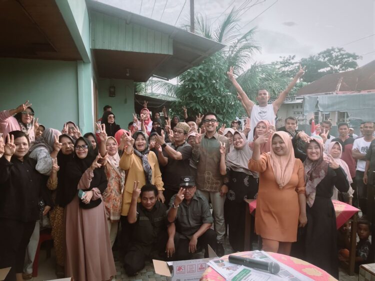 Caleg Gerindra DPRD Padang Rachmad Wijaya berkampanye di RW 2 Kelurahan Rawang, Kecamatan Padang Selatan, Kota Padang.