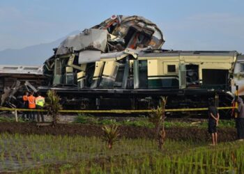 Kereta Turangga vs KA Bandung Raya, 4 Petugas Meninggal