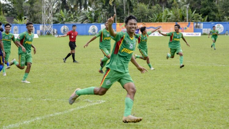 Kalah 2-1 pada Leg Pertama Final Liga 3 Sumbar, PSPP Target Menang di Leg Kedua 1 Selebrasi pemain PSPP usai cetak gol di laga final Liga 3 Sumbar leg pertama. (dok. istimewa)