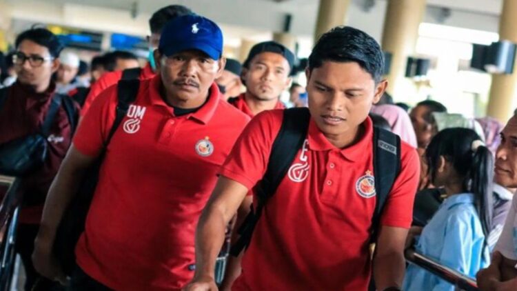 tim Semen Padang FC menuju Langsa