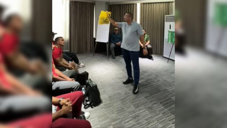 Andre Rosiade siapkan bonus Rp320 juta untuk Semen Padang FC. (dok. tangkapan layar)