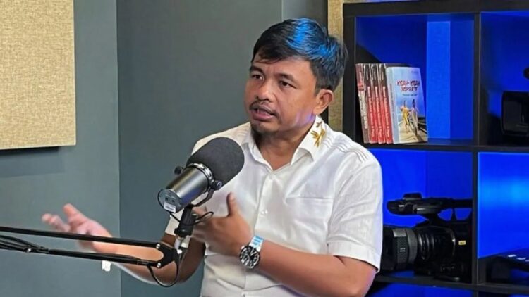 Anggota KPU RI Idham Holik saat wawancara eksklusif di Wisma Antara B, Cikini, Jakarta, Senin (29/1/2024). ANTARA/Narda Margaretha Sinambela/am.