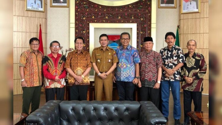 PWRI Kota Padang bertemu dengan Wakil Wali Kota Padang Ekos Albar, di Balaikota Padang. (Foto: Dok. Diskominfo Padang)