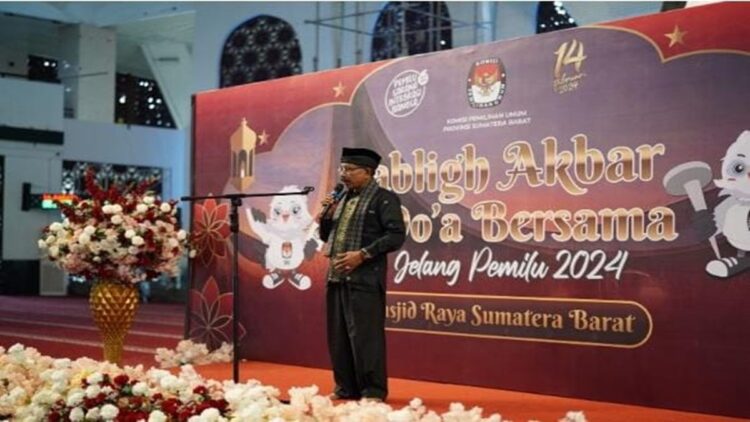 Jelang Pemilu 2024, KPU Sumbar Gelar Tabligh Akbar dan Doa Bersama 1 KPU Sumbar gelar tabligh akbar dan doa bersama jelang Pemilu 2024. (Foto: Dok. Infopublik)