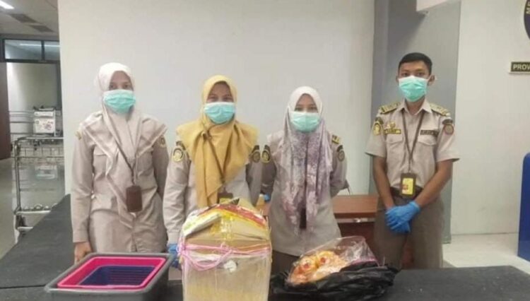 BKHIT Sumbar gagalkan penyelundupan buah ilegal asal Malaysia. (Foto: Dok. Infopublik)