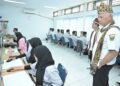 Angkatan Kerja Sumbar Diimbau Maksimalkan Peluang di Dunia Kerja 2 Gubernur Sumbar, Mahyeldi meninjau program pelatihan kerja di BPVP Padang, Rabu (21/2/2024) siang. (Foto: Dok. Adpim)