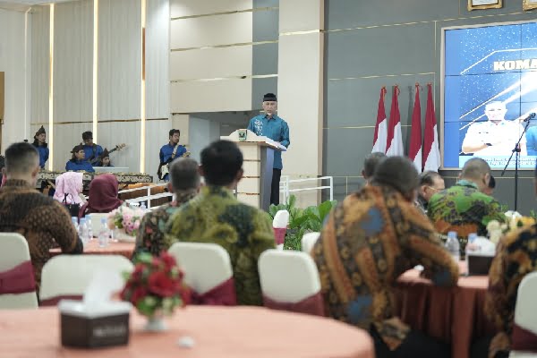 Danlanud Sutan Sjahrir Berganti, Sinergitas dengan Sumbar Diminta Terus Berjalan 1 Gubernur Sumbar, Mahyeldi menyampaikan sejumlah pesan-kesannya dalam malam jamuan dan pisah sambut Danlanud Sutan Sjahrir. (Foto: Dok. Adpim)