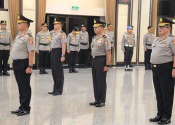 Upacara kenaikan pangkat empat anggota Polri dari Kombes menjadi Brigjen. (Foto: Dok. Divisi Humas Polri)