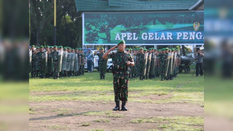 Korem 032/Wirabraja Siagakan 5.000 Prajurit TNI Amankan Pemilu di Sumbar 1 Apel Gelar Pasukan Pengamanan Pemilu di Lapangan RTH Imam Bonjol Kota Padang, Kamis (1/2/2024). (Foto: Dok. infopublik)