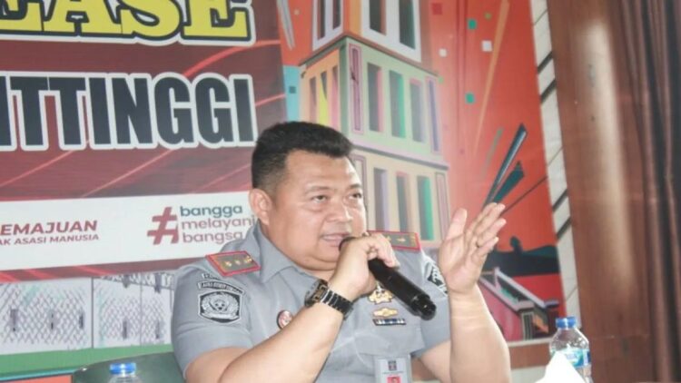 Kepala Lembaga Pemasyarakatan Bukittinggi, Herdianto. Lapas Bukittinggi yang berada di Biaro Kabupaten Agam memaksimalkan tujuh sasaran kerja prioritas selama 100 hari untuk meningkatkan layanan Kemenkumham (Antara/Al Fatah)