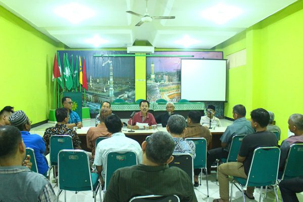 Komunitas Pedagang Pasar Raya Padang Tolak Keras Kenaikan Retribusi Pertokoan 1 Komunitas Pedagang Pasar (KPP) Raya Padang menggelar pertemuan dengan sejumlah pedagang. Mereka menolak rencana kenaikan retribusi sebesar 25 persen. (Foto: Dok. KPP)