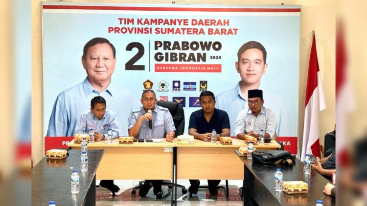 Meski Kalah Suara, Andre Rosiade: Prabowo tetap Berkomitmen Bangun Sumbar 1 TKD Prabowo-Gibran Provinsi Sumatra Barat menggelar jumpa pers terkait hasil sementara Pemilu Presiden 2024. (Foto: Dok. Tim AR)