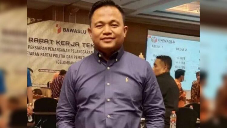 Tak Sesuai Prosedur, Bawaslu Sumbar Sebut Sejumlah TPS Berpotensi Pemungutan Suara Ulang 1 Komisioner Bawaslu Sumbar, Muhammad Khadafi, (Foto: Dok. Diskominfo Padang)