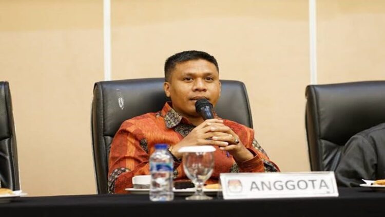KPU Sumbar: 6 Petugas Meninggal selama Tahapan Pemilu 2024 1 Komisioner KPU Sumbar Jons Manedi. (Foto: infopublik)