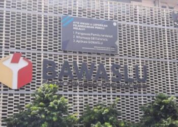 Jokowi Naikkan Tunjangan Kinerja Pegawai Bawaslu