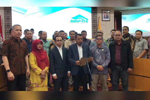 Majelis Rektor Perguruan Tinggi Negeri Indonesia (MPRTNI) mengeluarkan pernyataan terkait pentingnya menjaga dan memelihara kondusifitas kehidupan berbangsa dan bernegara menghadapi Pemilihan Presiden (Pilpres) dan Legislatif (Pileg) tahun 2024. (Foto: Dok. Istimewa)