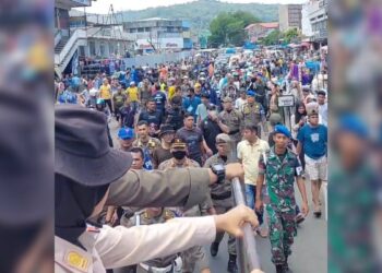 Penertiban PKL Pasar Raya Padang Berakhir Ricuh, Satpol PP Dikejar dan Dilempari Batu