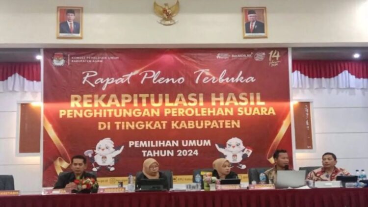 Hanya 69,13 Persen, Partisipasi Pemilih Pemilu 2024 di Agam tak Capai Target 1 Rapat pleno terbuka rekapitulasi hasil penghitungan perolehan suara tingkat kabupaten di Balairong Bupati Agam. Dok Antara/Yusrizal