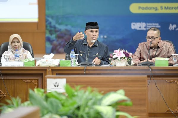 Strategi 4K, Upaya Kendalikan Inflasi Selama Ramadan dan Idul Fitri di Sumbar 1 High Level Meeting (HLM) TPID Sumbar yang dengan fokus bahasan Strategi Pengendalian Inflasi Menjelang Ramadan dan Idul Fitri 1445 Hijriah di Kantor Perwakilan Bank Indonesia (BI) Provinsi Sumbar. (Foto: Dok. Adpim)